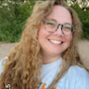 Meet your Posher, Adrienne